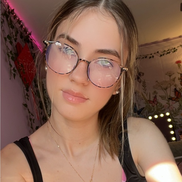 zoevelez64